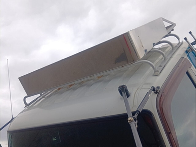 三菱ふそうファイター平ボディ中型（4t）[写真13]