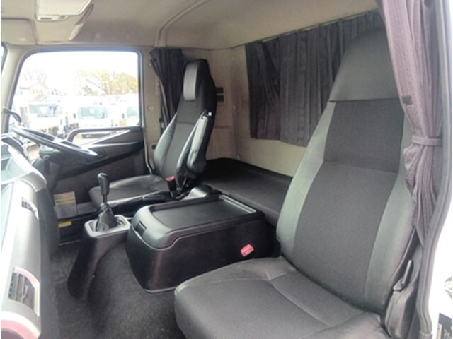 三菱ふそうファイター平ボディ中型（4t）[写真20]