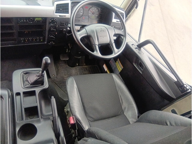 三菱ふそうファイター平ボディ中型（4t）[写真22]