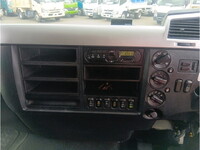 三菱ふそうファイター平ボディ中型（4t）[写真24]