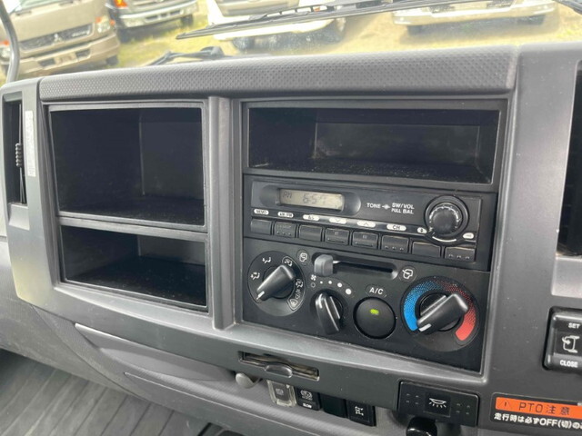 いすゞフォワードセルフクレーン4段中型（4t）[写真36]