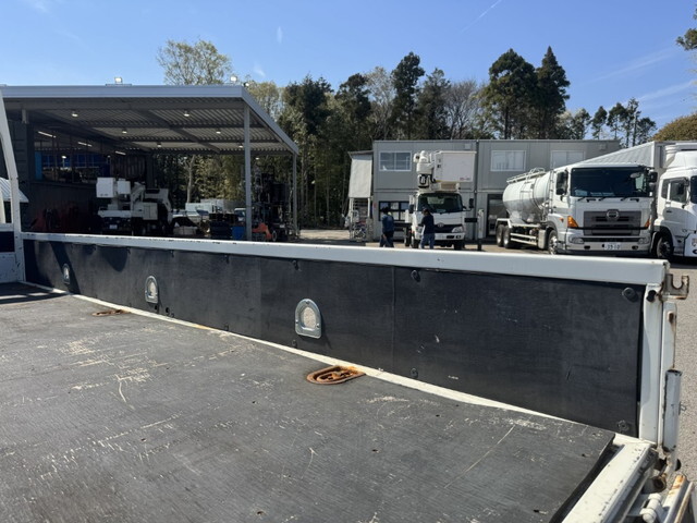 日野デュトロ平ボディ小型（2t・3t）[写真10]