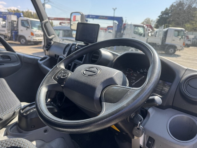 日野デュトロ平ボディ小型（2t・3t）[写真11]