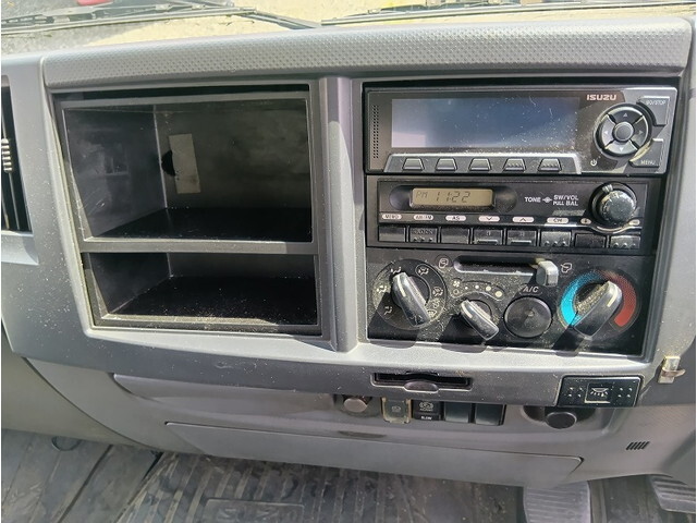 いすゞフォワードアルミウイング中型（4t）[写真17]