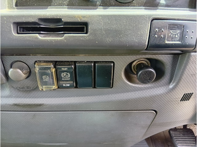 いすゞフォワードアルミウイング中型（4t）[写真19]