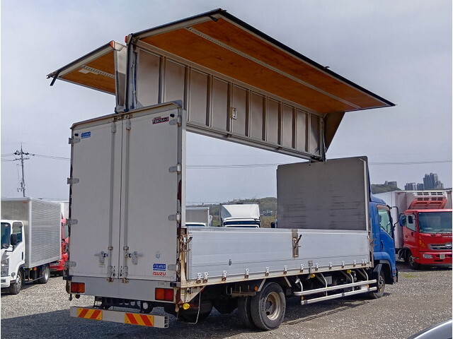 いすゞフォワードアルミウイング中型（4t）[写真02]