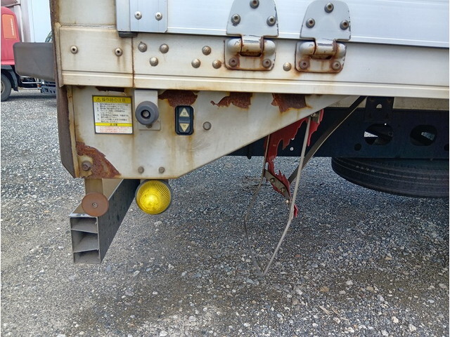 いすゞフォワードアルミウイング中型（4t）[写真33]