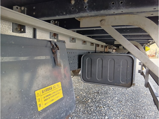 いすゞフォワードアルミウイング中型（4t）[写真37]