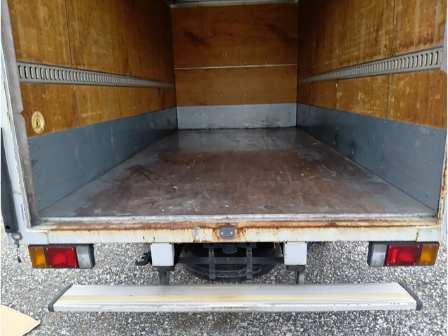 いすゞエルフアルミバン小型（2t・3t）[写真11]