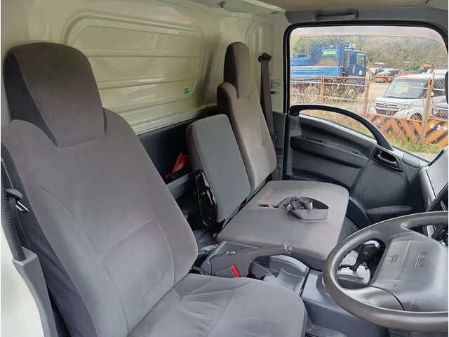 いすゞエルフアルミバン小型（2t・3t）[写真15]