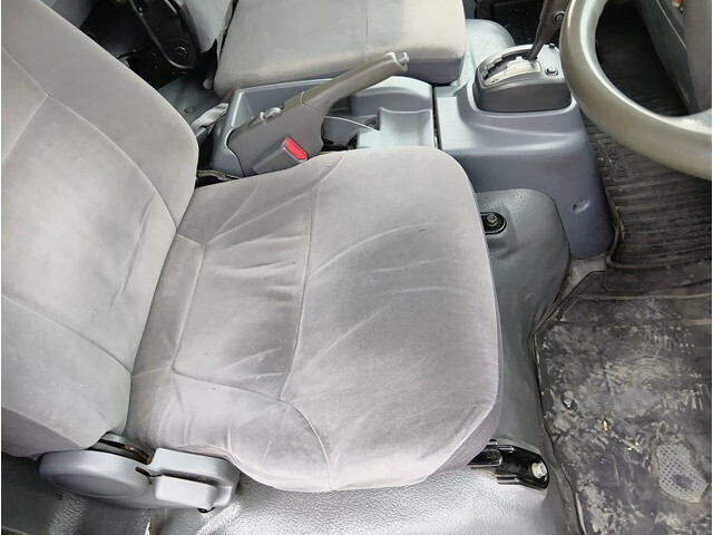 いすゞエルフアルミバン小型（2t・3t）[写真16]