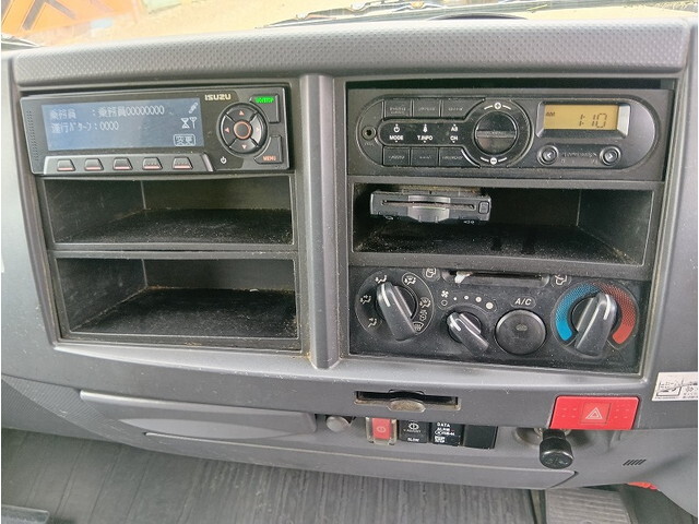 いすゞエルフアルミバン小型（2t・3t）[写真19]