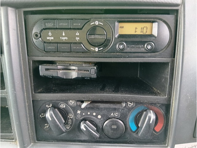 いすゞエルフアルミバン小型（2t・3t）[写真21]