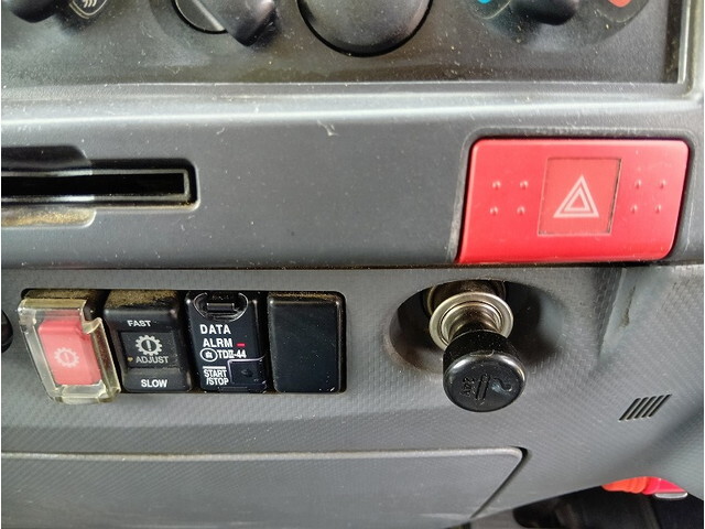 いすゞエルフアルミバン小型（2t・3t）[写真23]