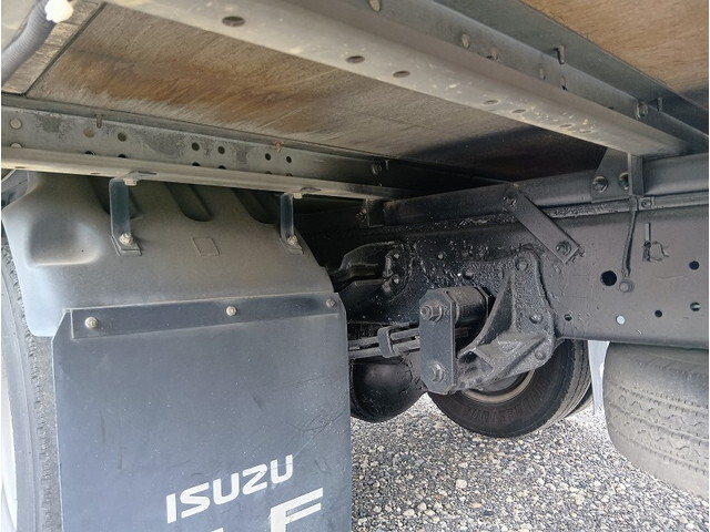 いすゞエルフアルミバン小型（2t・3t）[写真37]