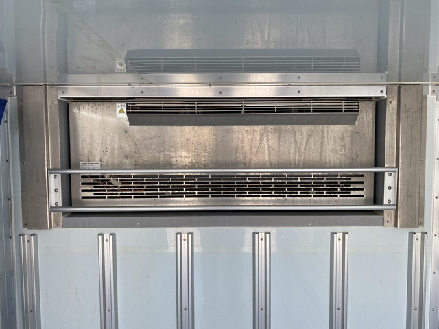 三菱ふそうキャンター冷凍車（冷蔵車）小型（2t・3t）[写真11]