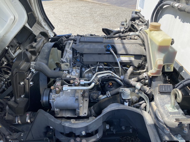 三菱ふそうキャンター冷凍車（冷蔵車）小型（2t・3t）[写真28]