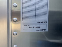 三菱ふそうキャンターアルミバン小型（2t・3t）[写真13]