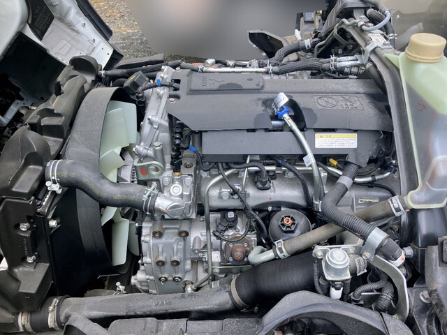 三菱ふそうキャンターアルミバン小型（2t・3t）[写真23]