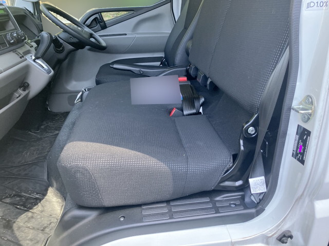 三菱ふそうキャンターアルミバン小型（2t・3t）[写真24]