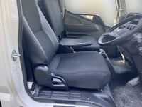 三菱ふそうキャンターアルミバン小型（2t・3t）[写真26]