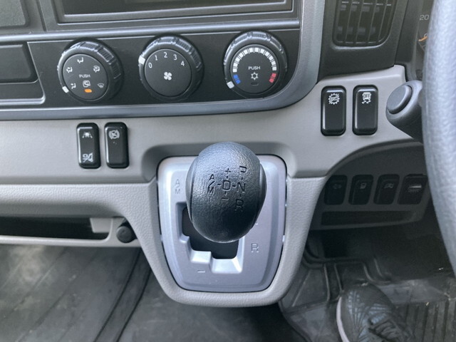 三菱ふそうキャンターアルミバン小型（2t・3t）[写真31]