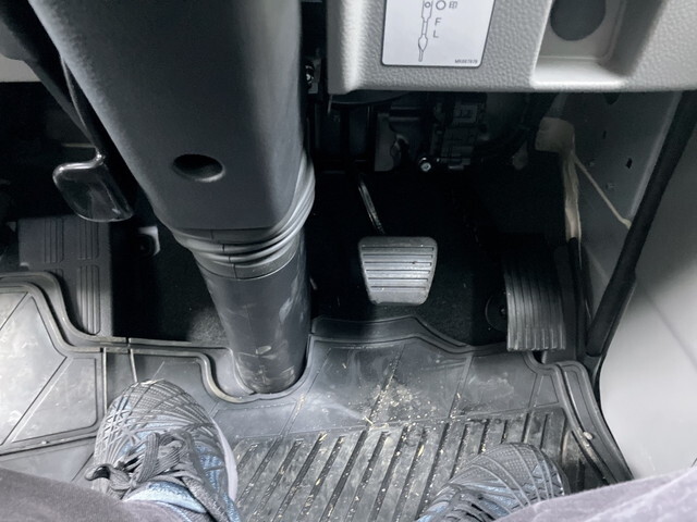 三菱ふそうキャンターアルミバン小型（2t・3t）[写真32]