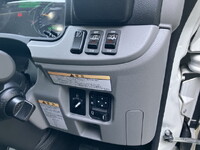 三菱ふそうキャンターアルミバン小型（2t・3t）[写真36]