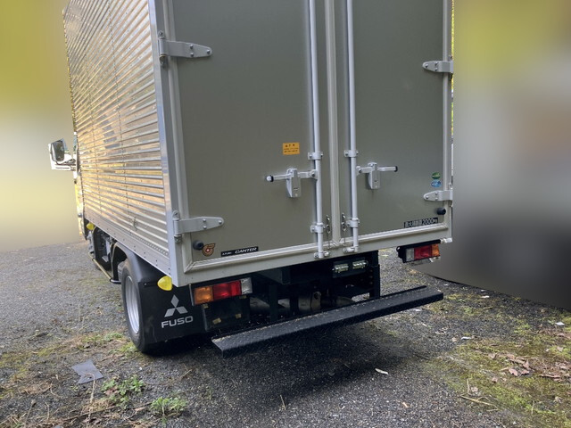三菱ふそうキャンターアルミバン小型（2t・3t）[写真06]