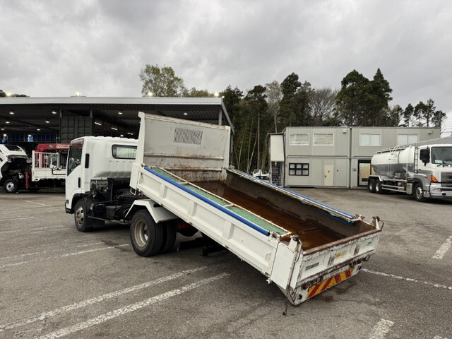 いすゞエルフローダーダンプ小型（2t・3t）[写真16]