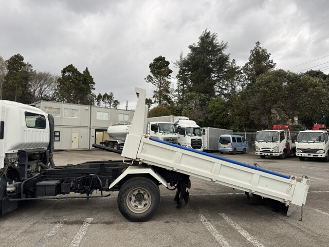 いすゞエルフローダーダンプ小型（2t・3t）[写真18]