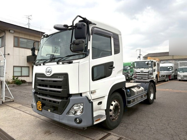 UDトラックスクオントレーラーヘッド（トラクターヘッド）大型（10t）[写真03]