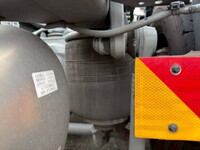 UDトラックスクオントレーラーヘッド（トラクターヘッド）大型（10t）[写真07]