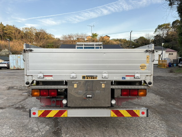 UDトラックスクオンアルミブロック大型（10t）[写真01]