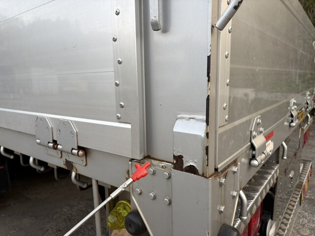 UDトラックスクオンアルミブロック大型（10t）[写真19]