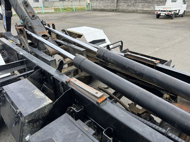 三菱ふそうファイターコンテナ専用車中型（4t）[写真11]