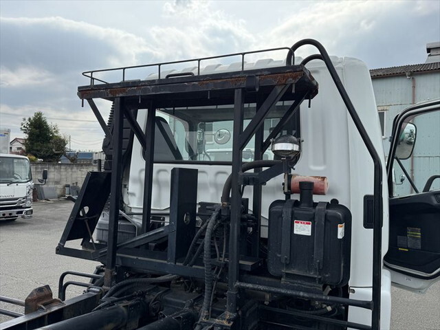 三菱ふそうファイターコンテナ専用車中型（4t）[写真12]