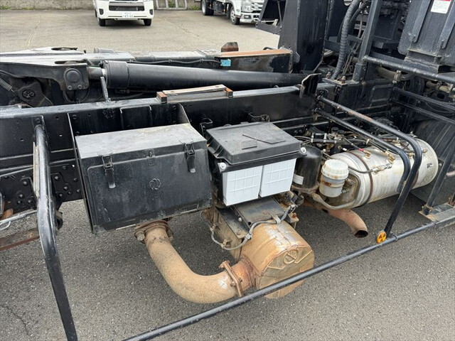 三菱ふそうファイターコンテナ専用車中型（4t）[写真13]