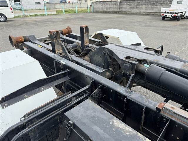 三菱ふそうファイターコンテナ専用車中型（4t）[写真18]