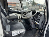 三菱ふそうファイターコンテナ専用車中型（4t）[写真21]