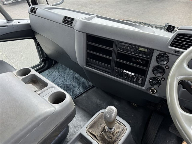 三菱ふそうファイターコンテナ専用車中型（4t）[写真24]