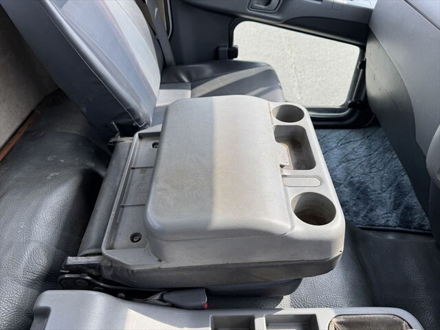 三菱ふそうファイターコンテナ専用車中型（4t）[写真26]