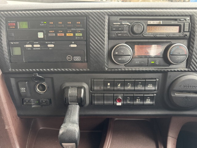 日野プロフィアアルミウイング大型（10t）[写真13]