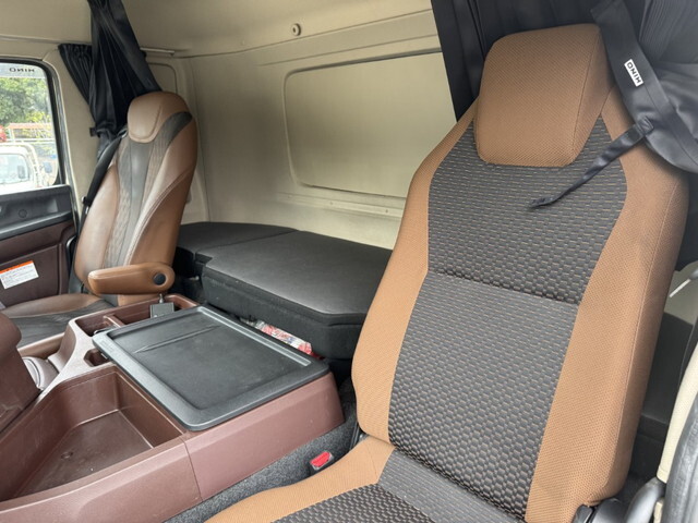 日野プロフィアアルミウイング大型（10t）[写真16]