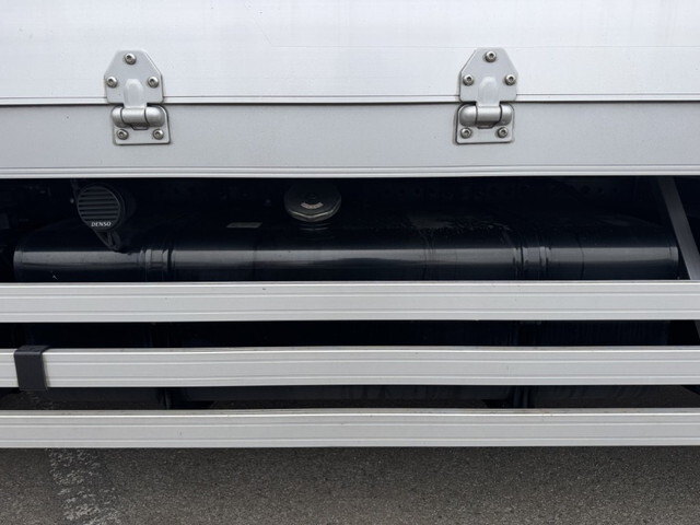 日野プロフィアアルミウイング大型（10t）[写真31]