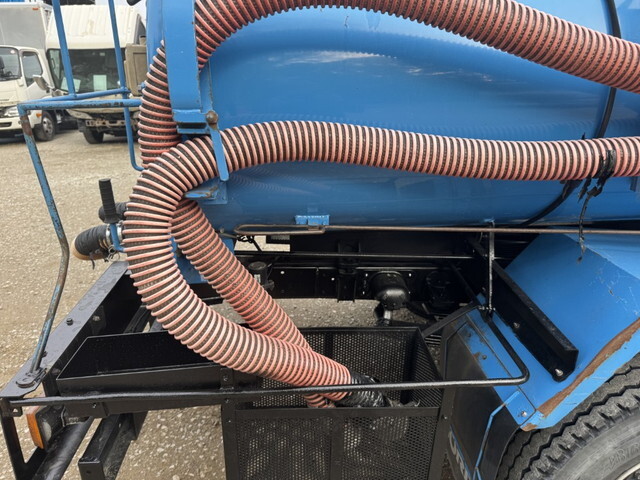 日野デュトロバキュームカー小型（2t・3t）[写真23]