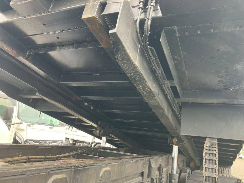 三菱ふそうスーパーグレートセーフティローダー大型（10t）[写真13]