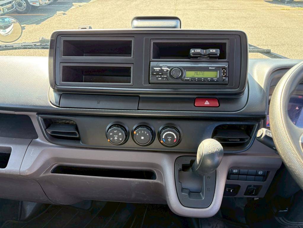 三菱ふそうキャンターダンプ小型（2t・3t）[写真20]