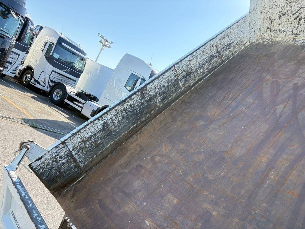 三菱ふそうキャンターダンプ小型（2t・3t）[写真07]