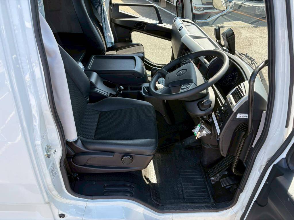 三菱ふそうファイタークレーン4段増トン（6t・8t）[写真17]